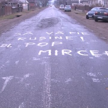 Mesaj printre gropi