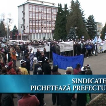 Proteste la Prefectură
