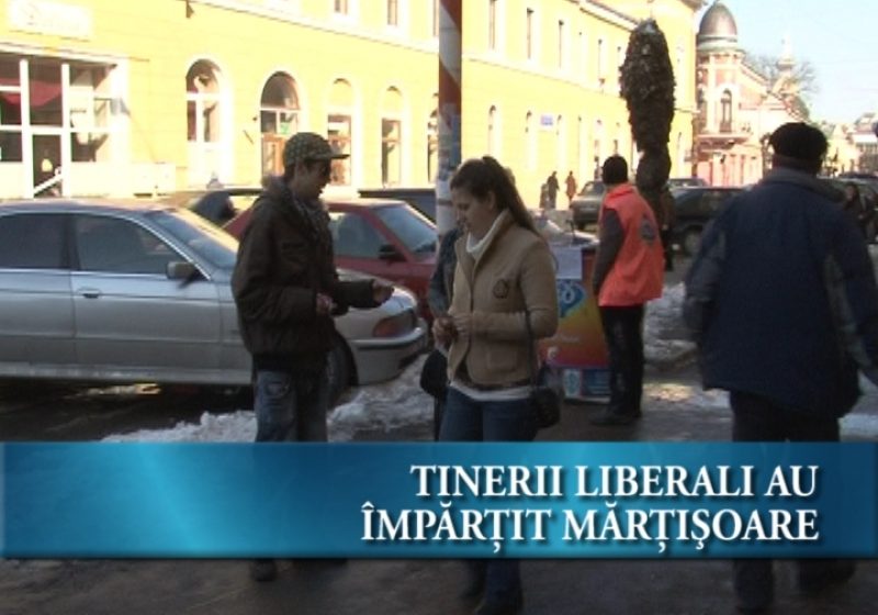 Tinerii Liberali au împărţit mărţişoare