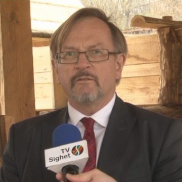 Ambasadorul Norvegiei a verificat stadiul lucrărilor de la Muzeul Maramureşului din Sighet Ambasadorul Norvegiei a verificat stadiul lucrărilor de la Muzeul Maramureşului din Sighet