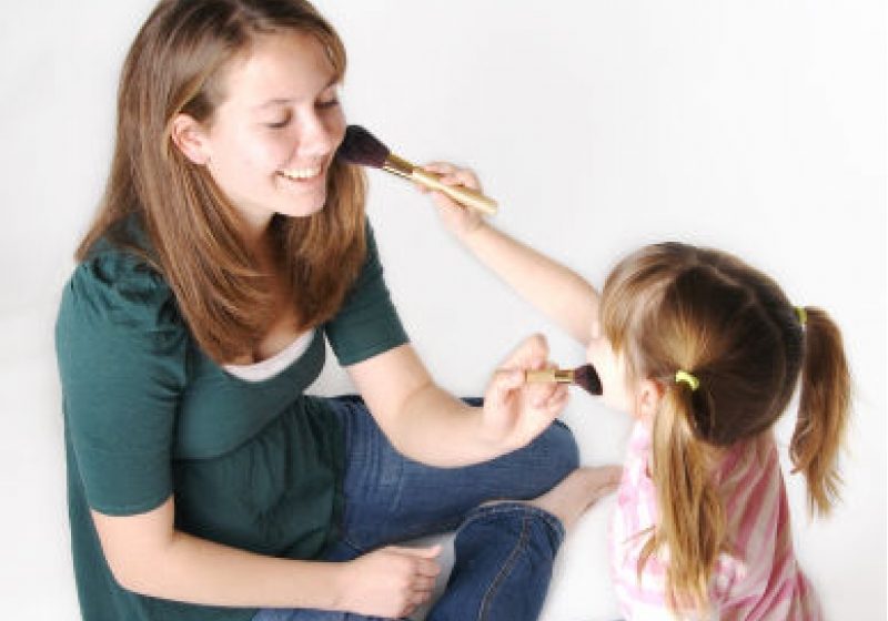 Cursuri gratuite de babysitter şi asistent maternal pentru persoane defavorizate