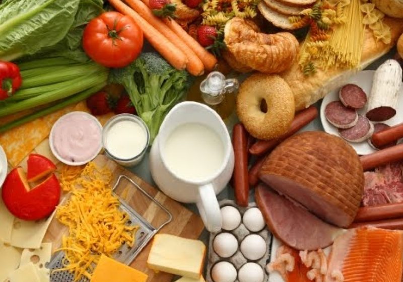 Cartofii, conservele, fructele şi zahărul s-au scumpit cel mai mult în primul trimestru din 2011