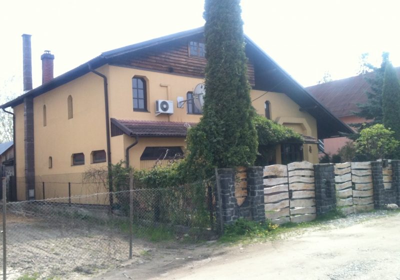 Casa de vanzare