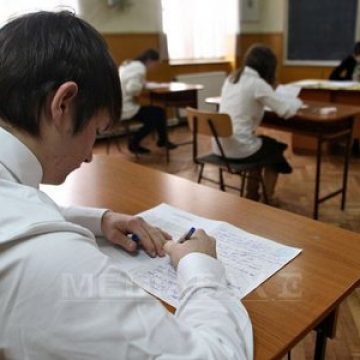 Elevii revin la cursuri miercuri Elevii revin la cursuri miercuri