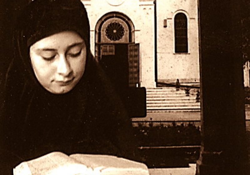 Femeia în slujirea vieţii şi trăirea responsabilităţilor în societate