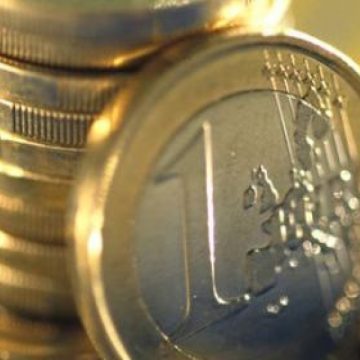 Guvernul va decide până la finele lunii aprilie în privinţa datei de adoptare a monedei euro Guvernul va decide până la finele lunii aprilie în privinţa datei de adoptare a monedei euro