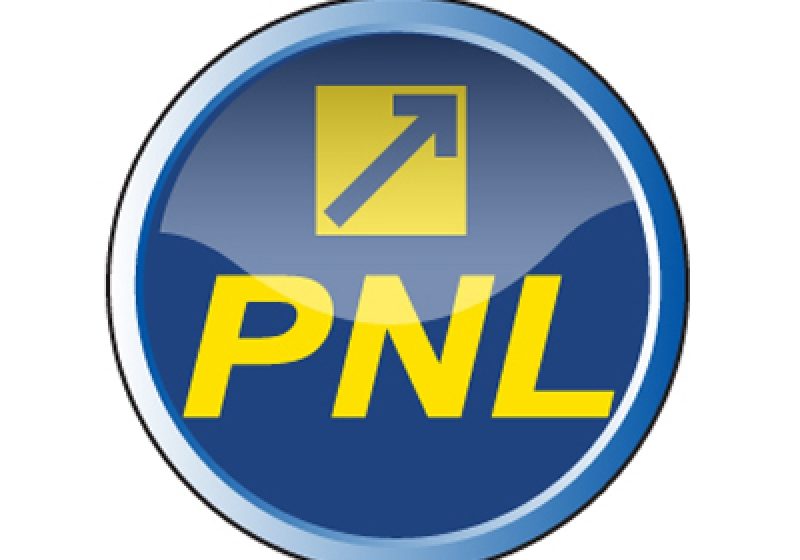 Organizaţia Femeilor Liberale Sighet a oferit  astăzi pachete cu alimente la Căminul de bătrâni din Sighet