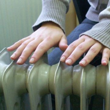 Sighetenii se înghesuie să-şi primească ajutorul pentru încălzire