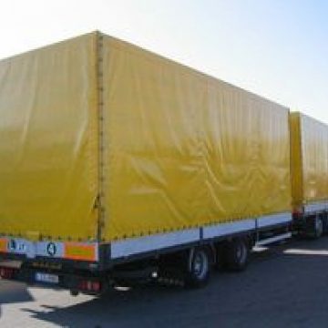 Poliţiştii au descoperit intr-un autotren cu remorcă la Vişeu de Sus cherestea fără documente de provenienţă Poliţiştii au descoperit intr-un autotren cu remorcă la Vişeu de Sus cherestea fără documente de provenienţă