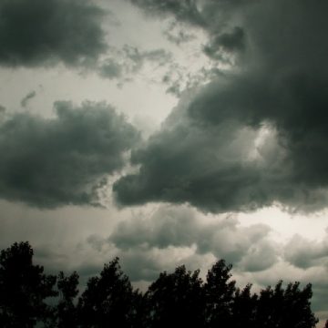 Avertizare fenomene meteorologice periculoase imediate Avertizare fenomene meteorologice periculoase imediate