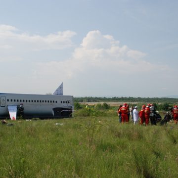 Echipe speciale de interventie din Baia Mare participă la un exerciţiu fără precedent de gestionare a unei catastrofe aviatice