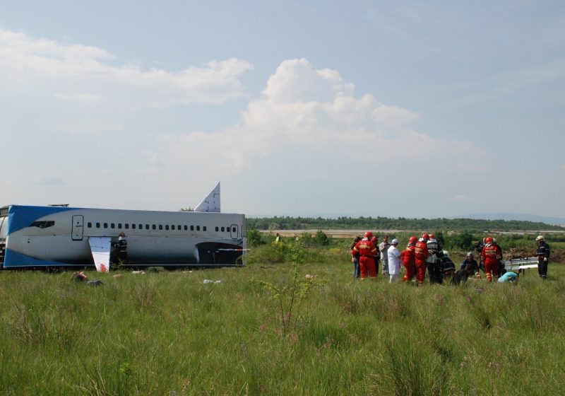 Echipe speciale de interventie din Baia Mare participă la un exerciţiu fără precedent de gestionare a unei catastrofe aviatice