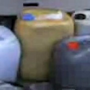 Motorină adusă ilegal din Ucraina, confiscată de poliţişti Motorină adusă ilegal din Ucraina, confiscată de poliţişti