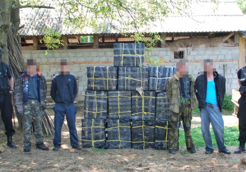 Poliţiştii de frontieră au capturat 6.000 pachete de ţigări