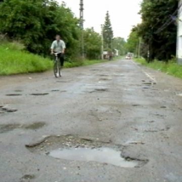 Drumul Judeţean 185, între localităţile Bistra şi Valea Vişeului, poate deveni în curând impracticabil