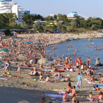 Conform statisticilor existente 95% din cazurile de cancer de piele sunt cauzate de expunerea excesivă la soare Conform statisticilor existente 95% din cazurile de cancer de piele sunt cauzate de expunerea excesivă la soare
