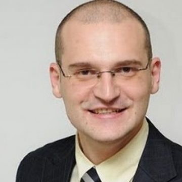 Peste 5.000 de tineri liberali isi aleg astazi noul presedinte la Bucureşti