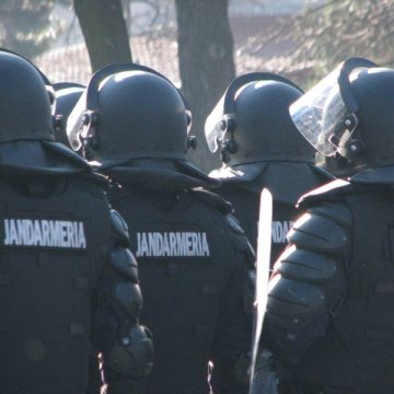 70 de jandarmi au fost premiaţi cu medalii pentru profesionalismul de care au dat dovadă în misiunile din Kosovo
