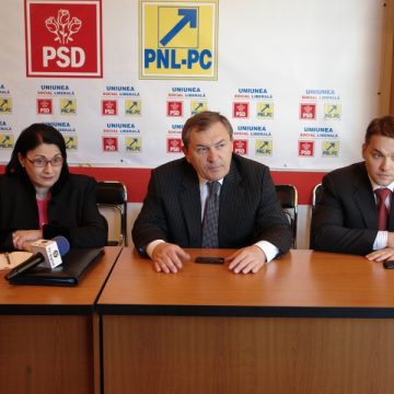 Crin Antonescu a venit în Baia Mare pentru a susţine candidatura lui Cătălin Cherecheş Crin Antonescu a venit în Baia Mare pentru a susţine candidatura lui Cătălin Cherecheş