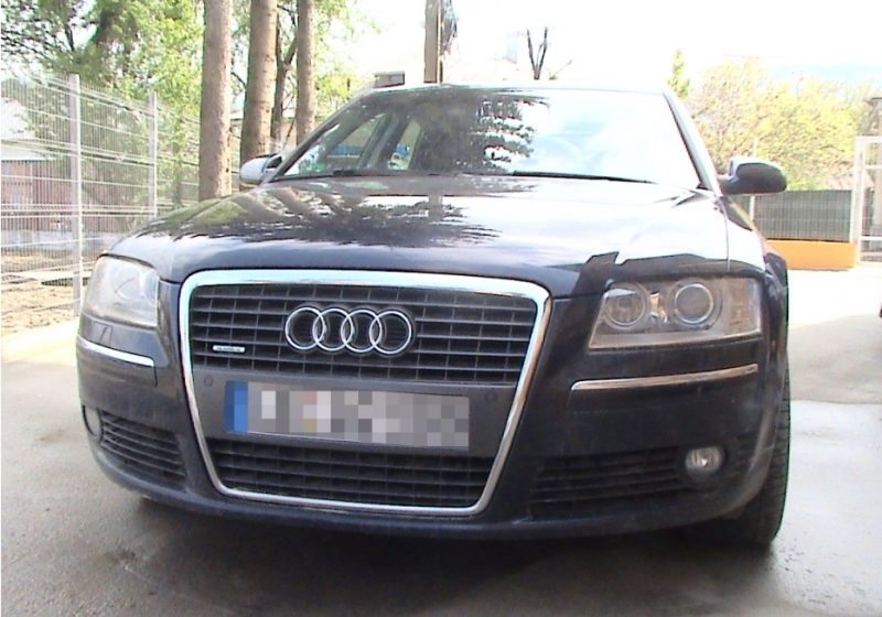 Autoturism de lux, suspect a fi furat din străinătate a fost descoperit la Vişeu de Sus