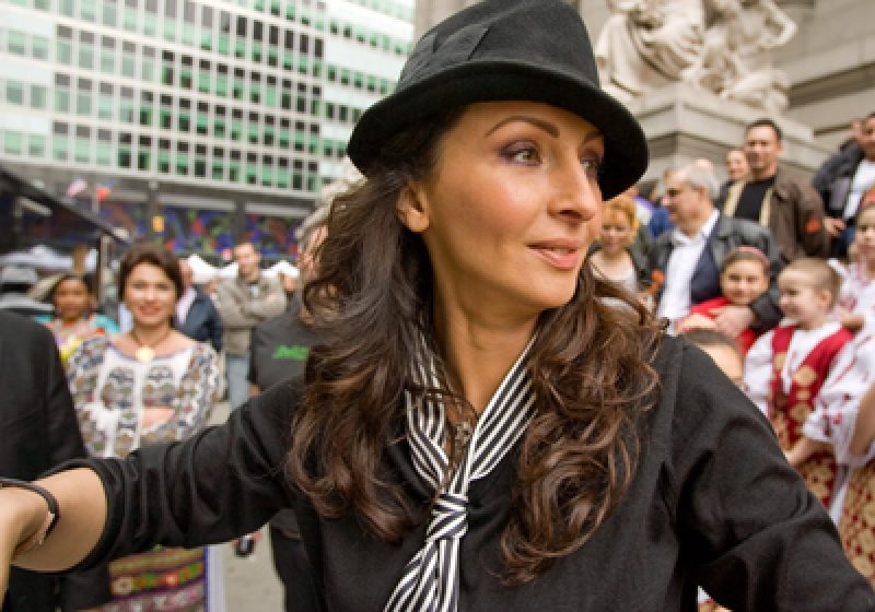 Mihaela Rădulescu şi-a lansat cartea "Întreabă-mă orice" Mihaela Rădulescu şi-a lansat cartea "Întreabă-mă orice"