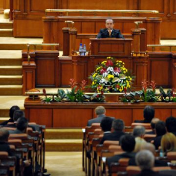 Guvernul va modifica reglementarea privind taxa auto în acord cu instanţa europeană