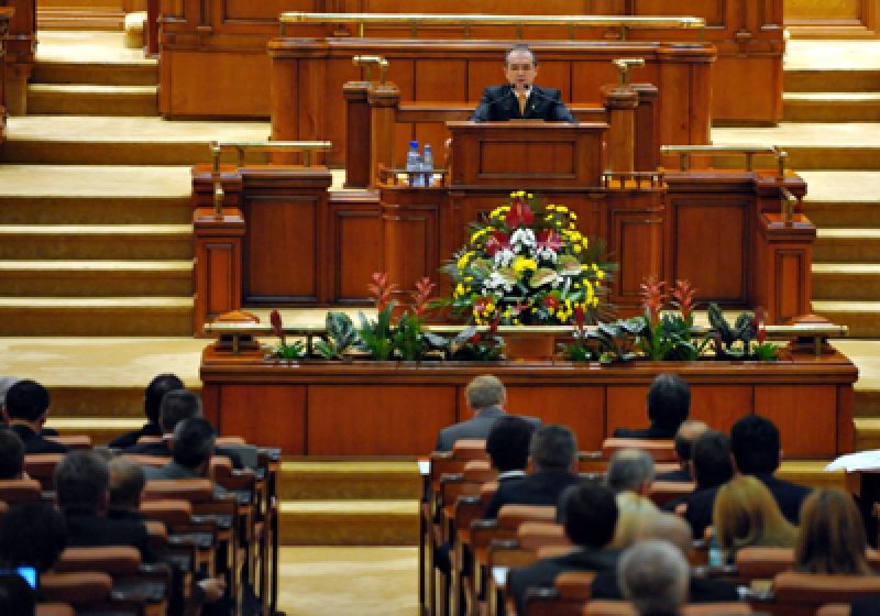 Guvernul va modifica reglementarea privind taxa auto în acord cu instanţa europeană