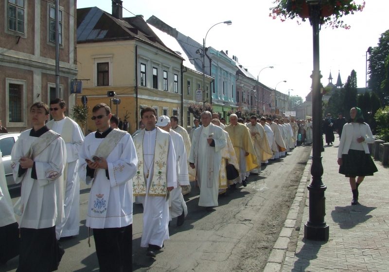 2000 de pelerini sosiţi la Sighet