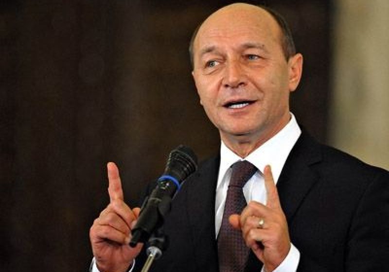 Convenţia Naţională a PDL – Candidaţii pentru preşedinţia partidului îşi prezintă moţiunile. Băsescu, cu lacrimi în ochi: Aveţi obligaţia să rămâneţi împreună