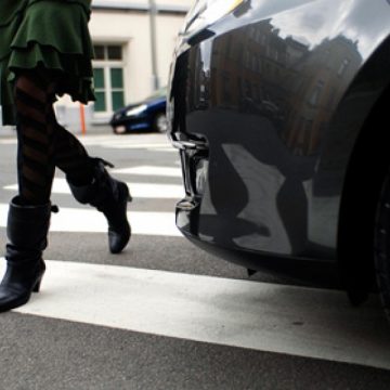 Un băimărean nu a acordat prioritate de trecere şi a accidentat o tânără de 15 ani pe trecerea de pietoni Un băimărean nu a acordat prioritate de trecere şi a accidentat o tânără de 15 ani pe trecerea de pietoni