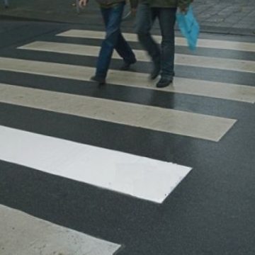 Un bărbat de 73 de ani, surdo-mut, a fost accidentat pe trecerea de pietoni Un bărbat de 73 de ani, surdo-mut, a fost accidentat pe trecerea de pietoni