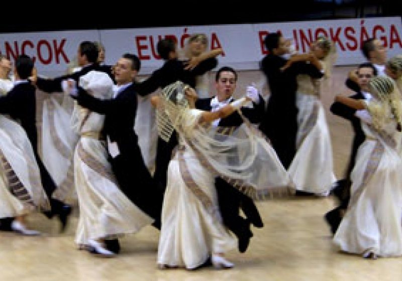 În 7 şi 8 mai, Sighetul Marmaţiei va fi gazda unui Festival Naţional de Dans Sportiv