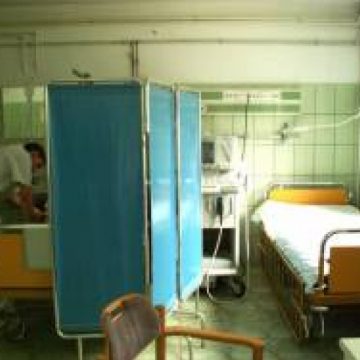 O pacientă acuză medicul de gardă din Urgenţă Spitalului Sighet că a i-a cerut externarea în miez de noapte