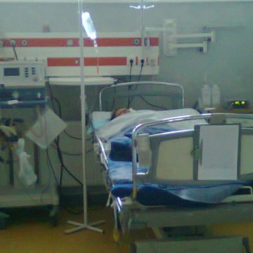 Sighetul împânzit cu poza atacatorului – Crimă din dragoste in cartierul Bogdan Vodă din Sighetu Marmaţiei. Atacatorul este în continuare liber