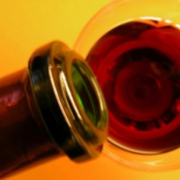 12 producători de vinuri româneşti participă la Vinexpo 2011
