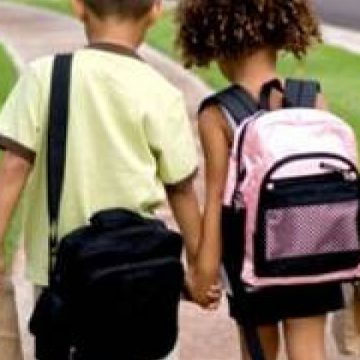 Anul şcolar ar putea să înceapă la 1 septembrie