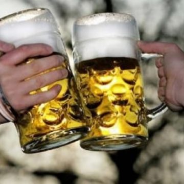 Doi parteneri de pahar s-au bătut crunt în Sarasău Doi parteneri de pahar s-au bătut crunt în Sarasău