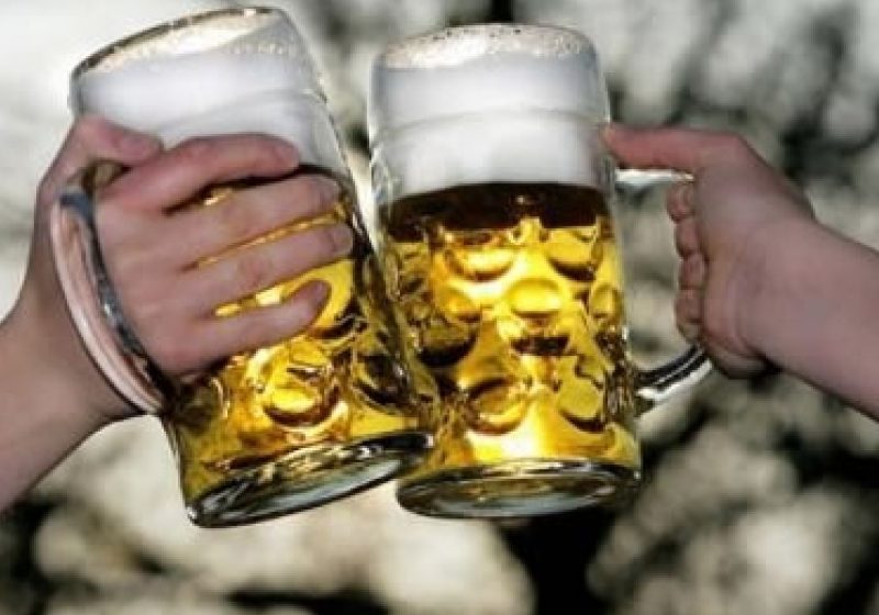 Doi parteneri de pahar  s-au bătut crunt în Sarasău
