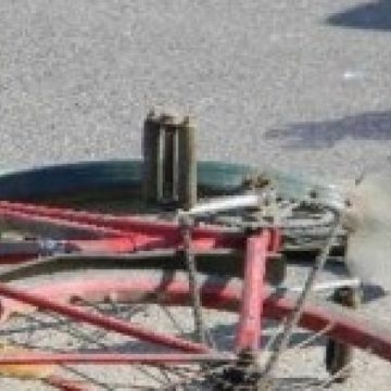 Biciclist accidentat grav de un şofer cercetat penal pentru infracţiuni în regimul circulaţiei Biciclist accidentat grav de un şofer cercetat penal pentru infracţiuni în regimul circulaţiei