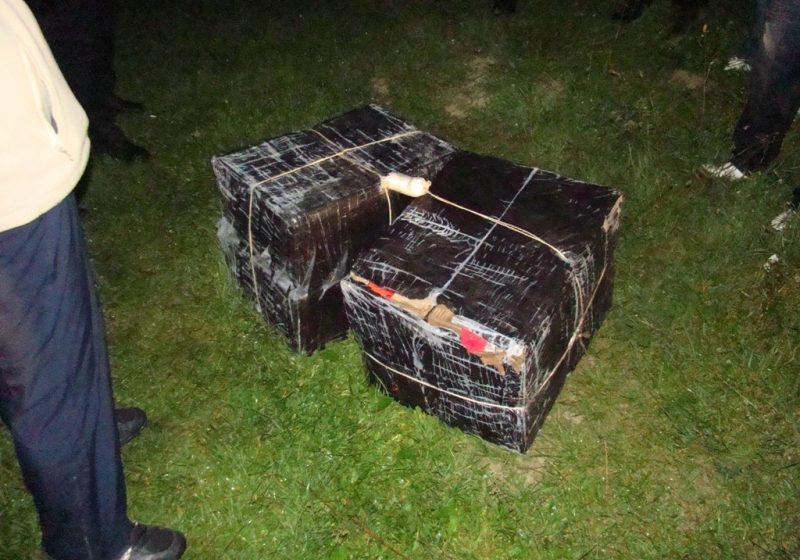 Activitate intensă la Poliţia de frontieră în weekend: ţigări de contrabandă de peste 100.000 lei capturate