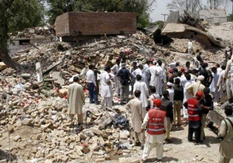 Cel puţin 35 de morţi şi 80 de răniţi în Pakistan, după explozia a două bombe