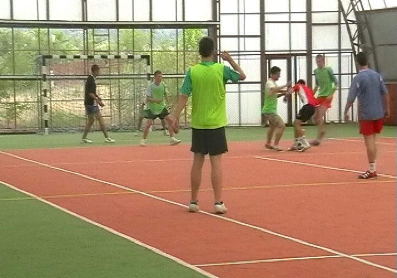Elevii de la Colegiul National "Vasile Lucaciu" – campionii competitiei sportive organizata de Clubul Elevilor Liberali Baia Mare Elevii de la Colegiul National "Vasile Lucaciu" – campionii competitiei sportive organizata de Clubul Elevilor Liberali Baia Mare