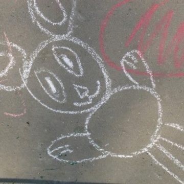 Clubul Elevilor Liberali a organizat un concurs de desene pe asfalt la Grădina Morii