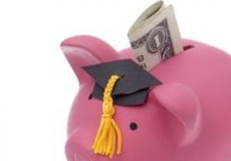 Dintr-un milion de studenţi români doar 0,43% au mers cu o bursă în străinătate în 2010 Dintr-un milion de studenţi români doar 0,43% au mers cu o bursă în străinătate în 2010