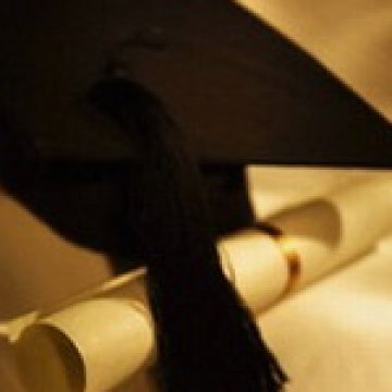 F.S.L.I. a apelat la Ministerul Educatiei pentru verificarea valabilitatii diplomelor de licenta F.S.L.I. a apelat la Ministerul Educatiei pentru verificarea valabilitatii diplomelor de licenta