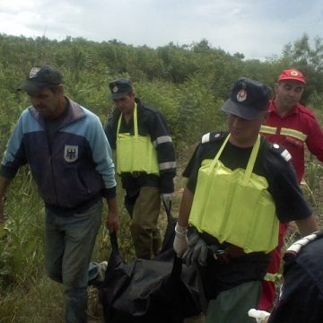 După patru zile de la inec, corpul neînsufleţit al unui bărbat înecat în Someş, a ieşit la suprafaţă După patru zile de la inec, corpul neînsufleţit al unui bărbat înecat în Someş, a ieşit la suprafaţă