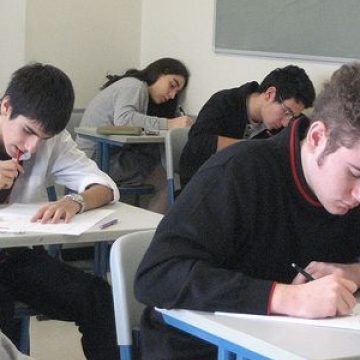 Evaluarea naţională la clasa a VIII-a: Subiectele au fost transmise şi preluate în condiţii de securitate