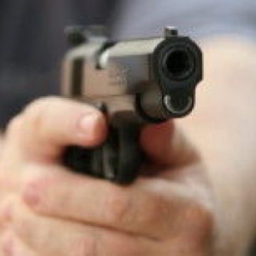 8 focuri de armă pentru prinderea unor  infractori la Vama de la Sarasău
