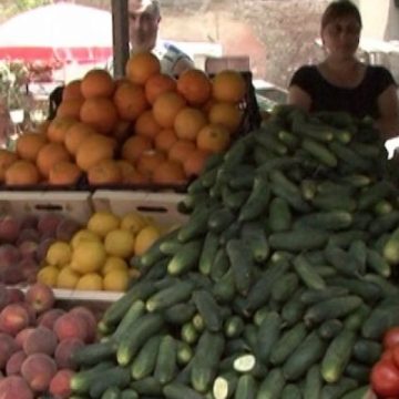 În Maramureş nu există pericolul contaminării cu bacteria E-coli – castraveţii din pieţele maramureşene provin din Maramureş şi din Galaţi