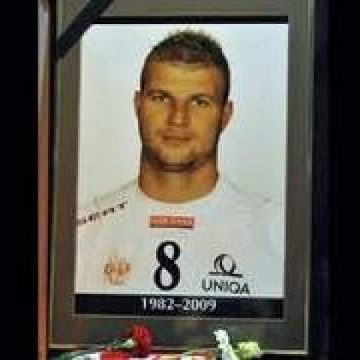 Închisoare pe viaţă pentru ucigaşii handbalistului Marian Cozma Închisoare pe viaţă pentru ucigaşii handbalistului Marian Cozma